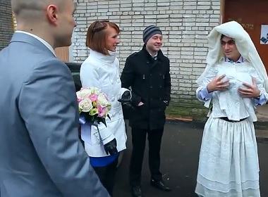 How Russian brides are bought (for real): 3 videos.