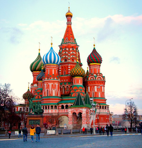 Moscow's places of interest. St. Basil's Cathedral Red Square. Архитектура Москвы. Красная площадь в Питере. Петербургский Кремль.