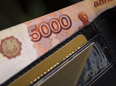 Salaries vs. wages in Russia and Ukraine: What’s the difference?