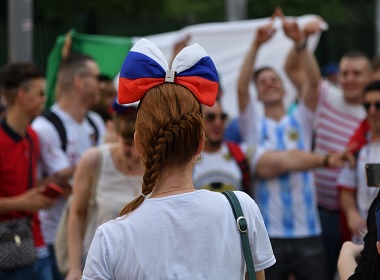 Russian guys pretend to be foreigners during FIFA World Cup to get girls.