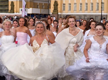 Women in Russia want to get married, brides parade.