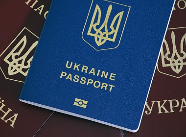 Ukrainians can no longer visit Russia without international passports