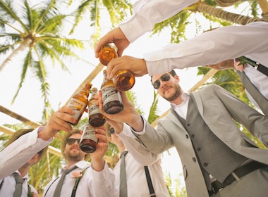 'Beer goggles' exist: Drunk men look at women differently