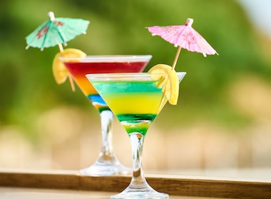Research: Consuming over 5 drinks a week will shorten your life
